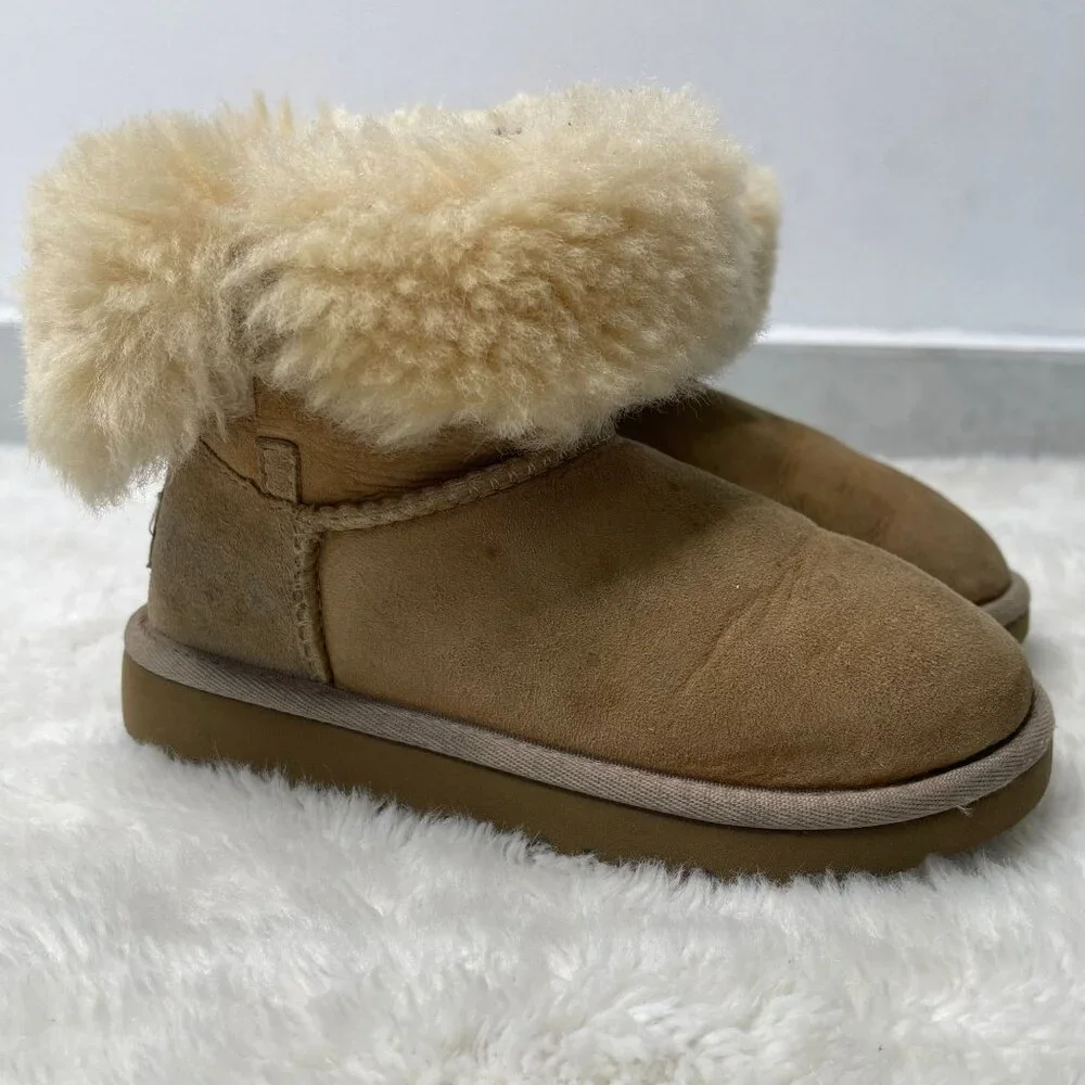 UGG #5991T Kid's Cream Tan Bailey Button Suede Boots Sheepskin Size 12
